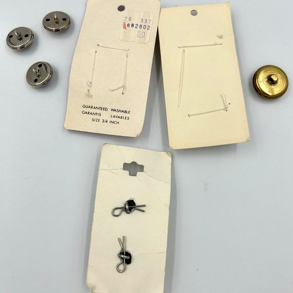 NOS Vintage Buttons Anchors Crest Icon Nautical & Leather Look - Lot of 14 - Picture 6 of 6